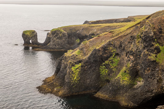 Bild: Steilküste Rauðanes
