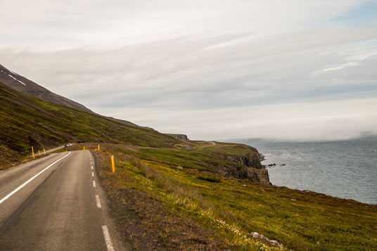 Bild: Straße 82 zwischen Dalvik und Olafsfjörður