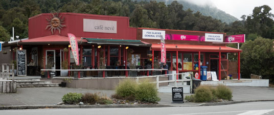 Café und General Store in Fox Glacier