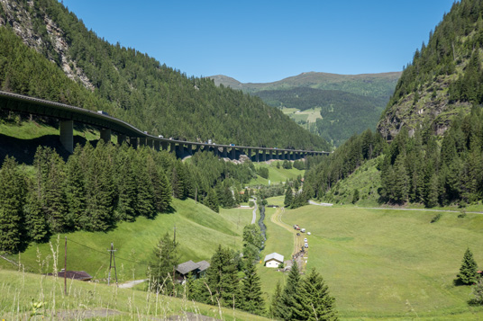 Brennerautobahn zwischen Lueg und Brennersee, 210 km ab München