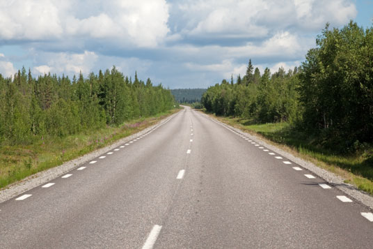 E45 etwa 15 Kilometer nördlich von Vittangi, Schweden