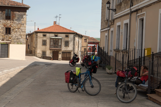Radreisende in Villafranca